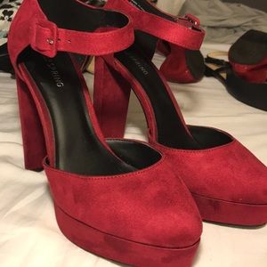 RED SUEDE PLATFORM PUMPS SIZE 9
